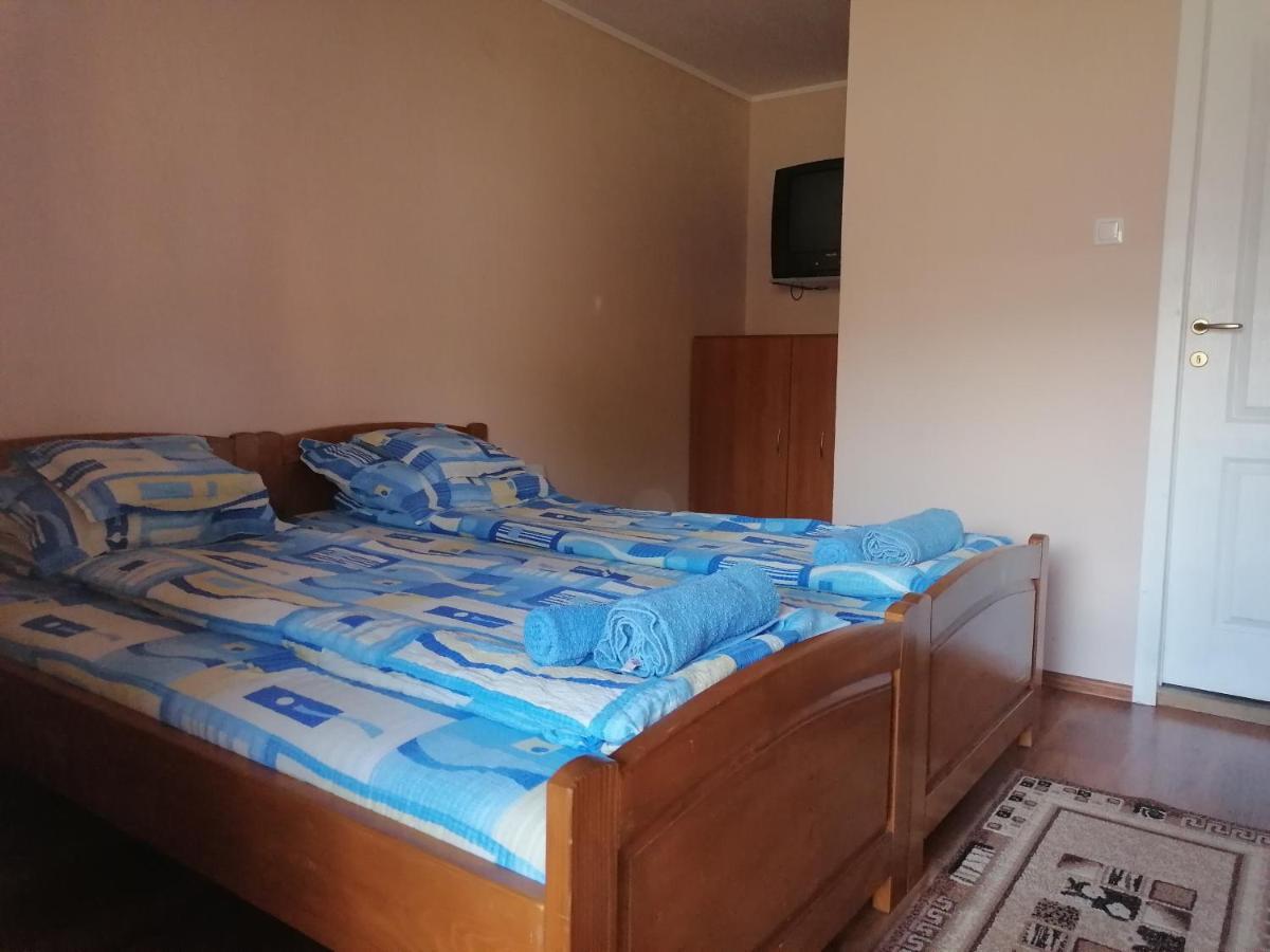 Pensiunea Fabian Vendeghaz Corund  Buitenkant foto
