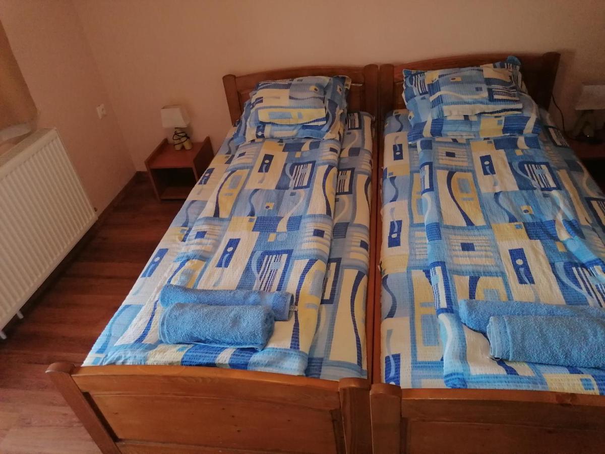 Pensiunea Fabian Vendeghaz Corund  Kamer foto