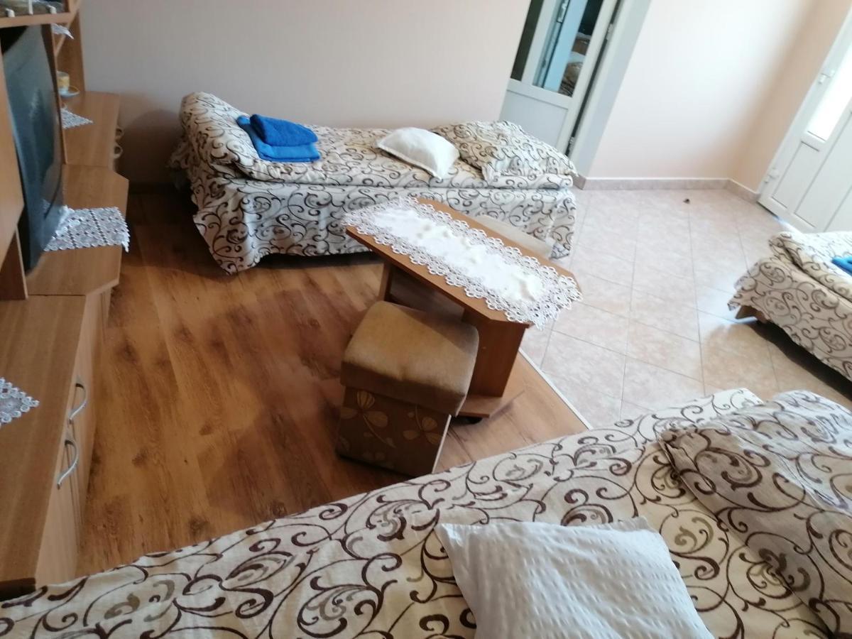 Pensiunea Fabian Vendeghaz Corund  Buitenkant foto