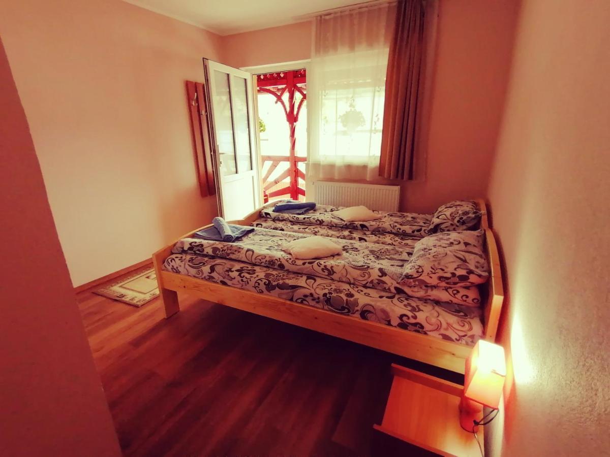 Pensiunea Fabian Vendeghaz Corund  Buitenkant foto