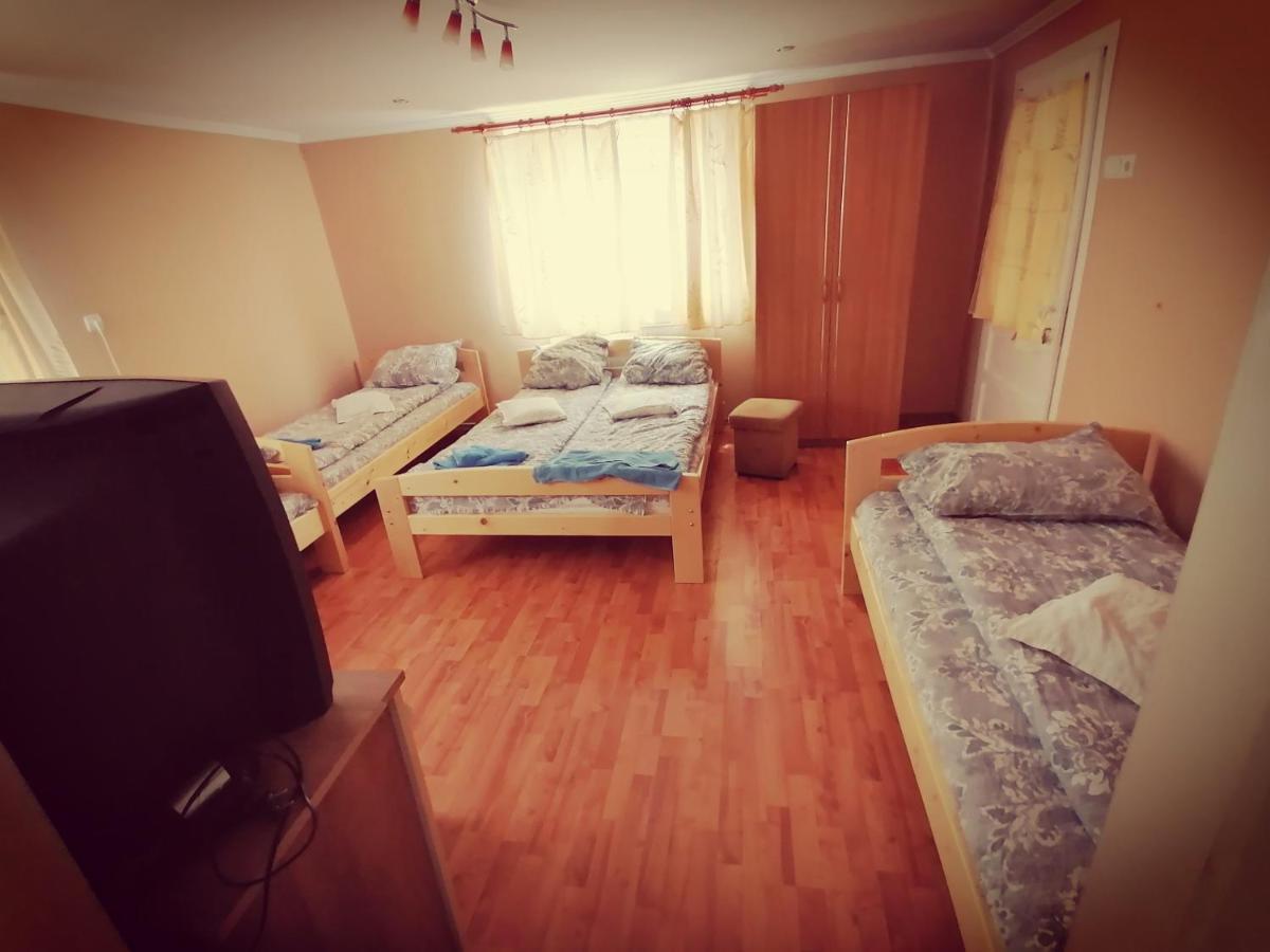 Pensiunea Fabian Vendeghaz Corund  Buitenkant foto